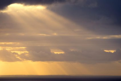 👑 THE KING IS COMING SOON | 23.04.2026 | ✨ The Light Shines in the Darkness: Hope Despite Deception